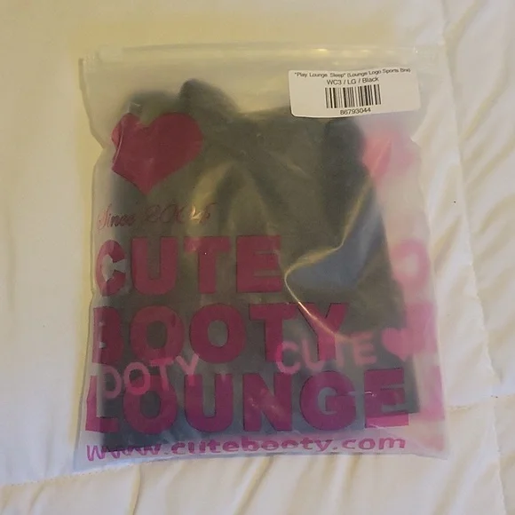 Cute booty lounge sports bra - Picture 6 of 6